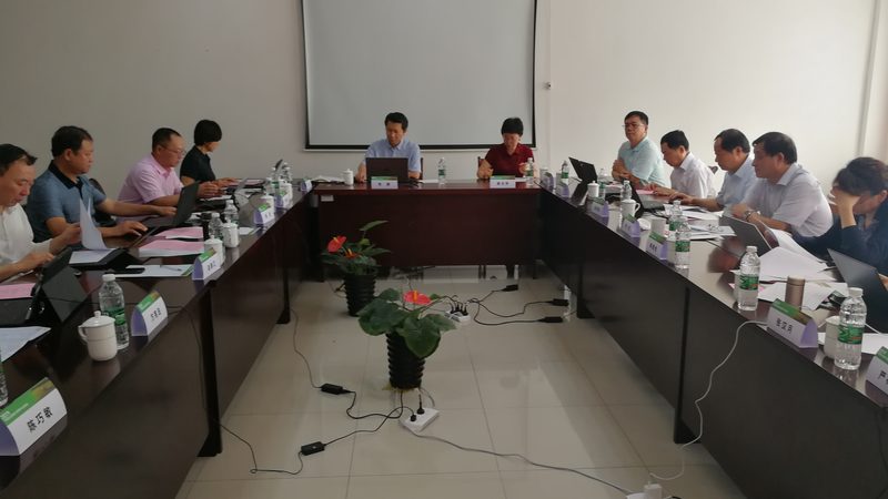 根据需求分析结果，选择合适的自动化设备。设备选型应考虑以下因素：